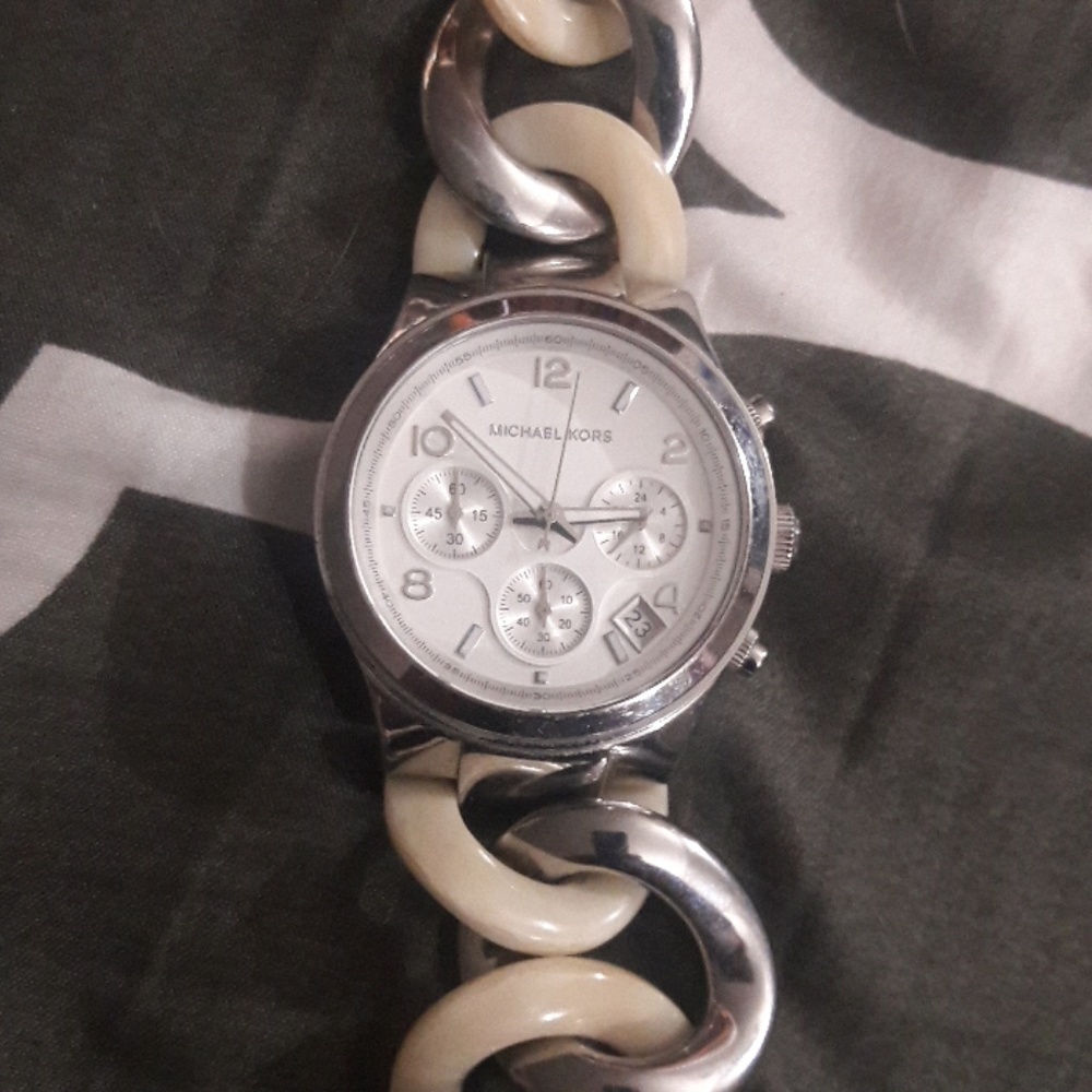 MK watch. Authentic - Picture 3 of 3